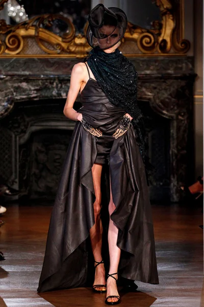 Look 12